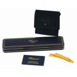 Chopard Happy Sport női karóra, 7 db brillel, eredeti újszerű bőr szíjjal és egy tartalék szíjjal. Eredeti dobozában, díszdobozban, szerviz certifikáttal d: 30 mm Chopard Happy Sport women's wristwatch featuring 7 brilliant-cut diamonds, an original leath