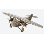 Repülő modell fémből. légcsavaros modell. mozgatható propellerrel és kerekekkel. Jelzés nélkül, szép állapotban 24x19 cm Metal model airplane; propeller-driven model with movable propeller and wheels. Unmarked, in good condition; 24 x 19 cm.