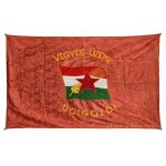1948 A centenáriumi év jegyében - Előre a szocializmusért! / Vegyes üzemi dolgozók. Nagy méretű hímzett, selyem zászló, az 1848-49-es szabadságharc évfordulójára, Táncsics Mihály portréjával. 190x126 cm Jó állapotban 1948 In the spirit of the centenary ye