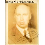 1935 Szergej Szergejevics Prokofjev (1891-1953) orosz zeneszerző autográf dedikációja, saját fényképén, kassai koncertjének alkalmából Vitéz Sándor (1884-1954) kassai (mai Kosice, Szlovákia) könyvkereskedő és művelődési szervezőnek. . Vitéz Sándor a korab