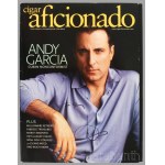 Andy García (1956-) Oscar-díjra jelölt kubai-amerikai színész aláírása a Cigar Aficionado March/April 2004 számának őt ábrázoló címlapján, benne róla szóló cikkel. Valamint Litto Gomez (La Flor Dominicana) legendás dominikai szívargyáros és John McKeon "T