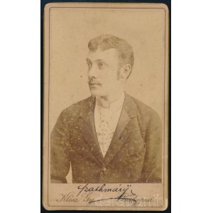 cca 1890 Szatmáry Tihamér hódmezővásárhelyi főispán, rendőrkapitány által aláírt fotó, 10,5×6,5 cm