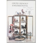 Gross Arnold emlékkönyve. A művész, Gross Arnold (1929-2015) egyedi, rajzos DEDIKÁCIÓJÁVAL! Szelényi Károly fotóival. Bp., 1985, Móra, 16 sztl. lev. A művész munkáinak reprodukcióival rendkívül gazdagon illusztrált. A Móra kiadó ismertető lapjával. Kiadói