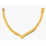 Arany (Au) halszálka mintás bracelet karkötő. Nyelves záródás biztonsági nyolcassal, jelzett, olasz fémjel, 18 karátos, h: 19 cm, 20,5g /// 18K gold (Au) herringbone-pattern bracelet. Tongue clasp with safety figure-eight, hallmarked, Italian hallmark, 18