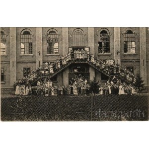1920 Békéscsaba, Selyemgyári személyzet. Tevan Adolf kiadása (r)