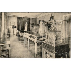 Budapest I. Múzeum-terem az Erzsébet Királyné (Sisi) Emlékmúzeumban (Budai vár), belső (gyűrődés / crease)