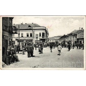 1939 Huszt, Chust, Khust; Fő tér, autóbuszok, Hitelbank, üzletek / námestí / main square, autobuses, credit bank, shops (EK)