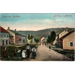 Avtovac, street view, Bosnian folklore. Omer Hasanbegovic (EK)