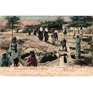 Mohamedanische Mädchen in Bosnien. Zigeunerin als Dorftänzerin / Cikanka Igracica / Bosnian folklore, Muslim girls and Gypsy dancers (Rb)