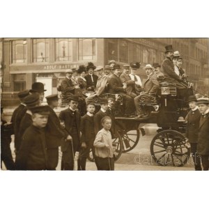 1908 Hamburg, tourists, carriage. Jaap photo