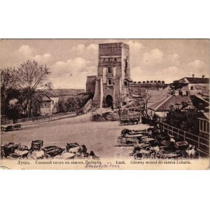 Lutsk, Luck; Glówny wchód do zamku Lubarta / Lubart Castle, market + K. k. Landsturm-Etappenbataillon Nr. 54. K.U.K. FELDPOSTAMT 86 (EK)