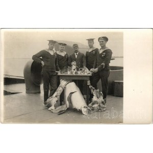 A háborúban felfegyverzett SAMSON aknaszedő gőzös matrózai egy torpedó maradványaival / K.u.K. Kriegsmarine / WWI Austro-Hungarian Navy SMS SAMSON armed minesweeper steamer, mariners with the remains of a torpedo. photo