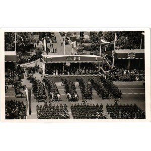 1937 Budapest, III. Viktor Emánuel olasz király és etióp császár látogatása május 19-23-ig / Victor Emmanuel III of Italy visiting Budapest (ragasztónyom / glue mark)