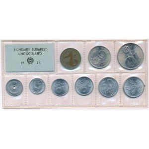 1975. 2f-10Ft (9xklf) érmés forgalmi sor fóliatokban T:UNC Hungary 1975. 2 Fillér - 10 Forint (9xdiff) coin set in sealed plastic case C:UNC Adamo FO8