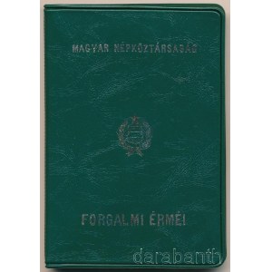 1977. 2f-10Ft (9xklf) forgalmi sor, Magyar Népköztársaság - Forgalmi érméi feliratú méregzöld útlevél formátumú műbőrtokban T:UNC Hungary 1977. 2 Fillér - 10 Forint (9xdiff) coin set in poison green faux leather case, with Magyar Népköztársaság - For