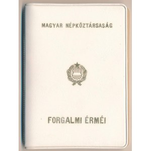 1979. 2f-10Ft (9xklf) forgalmi sor, Magyar Népköztársaság - Forgalmi érméi feliratú fehér útlevél formátumú műbőrtokban T:UNC Hungary 1979. 2 Fillér - 10 Forint (9xdiff) coin set in white faux leather case, with Magyar Népköztársaság - Forgalmi érméi