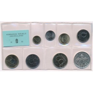 1992. 1Ft-200Ft (8xklf) érmés forgalmi sor lezárt fóliatokban T:UNC Hungary 1992. 1 Forint - 200 Forint (8xdiff) coin set in sealed plastic case C:UNC Adamo FO25.1