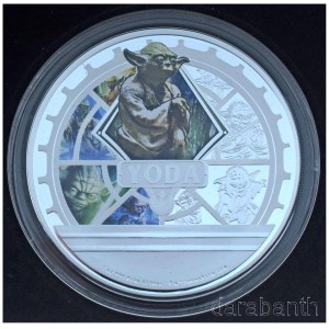 Niue 2025. 10$ részben multicolor Ag Star Wars - Yoda eredeti díszdobozban. Az érmét mindössze 999 példányban verték, súlya 3 uncia (93,3g), anyaga pedig 0.999 finomságú színezüst! T:PP Niue 2025. 10 Dollars partially multicolored Ag Star Wars - Yoda 