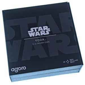 Niue 2025. 10$ részben multicolor Ag Star Wars - Yoda eredeti díszdobozban. Az érmét mindössze 999 példányban verték, súlya 3 uncia (93,3g), anyaga pedig 0.999 finomságú színezüst! T:PP Niue 2025. 10 Dollars partially multicolored Ag Star Wars - Yoda 