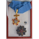 Lengyelország 1974. "Lengyel Népköztársasági Érdemrend Parancsnoki keresztje csillaggal (Order Zasługi Rzeczypospolitej Polskiej)" a kereszt nyakszalagon, csillaggal, rozettás szalagsávval dísztokban. Dr. Simon Pál magyar vegyészmérnök, hadmérnök, politik