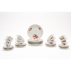 Six-piece porcelain tea and coffee set with a raised, wavy rim and floral decoration. Richard Ginori