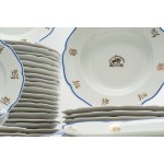 White porcelain set with a wavy edge outlined in blue and gold floral motifs. Richard Ginori, 1940s-1950s.
