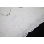 Round embroidered flower tablecloth with 9 napkins