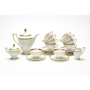 Teeservice aus weißem Porzellan von Royal Tettau Bavaria mit Goldverzierung.