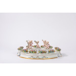 Capodimonte porcelain centerpiece
