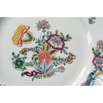 Polychrome-decorated porcelain tureen with tray. Ginori, 20th century.