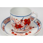 A set of Oriental porcelain consisting of two cups with saucers and a soup spoon