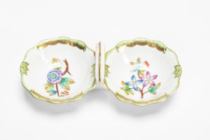 Queen Victoria polychrome porcelain dinner set. Herend Hungary