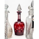 Lot consisting of five bottles, two carafes, and a crystal and glass pourer