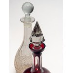Lot consisting of five bottles, two carafes, and a crystal and glass pourer