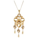 Floral-motif pendant with a chain, first half of the 20th century