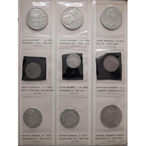Lots - WORLD COINS Album di 39 monete d'argento. Non si a...