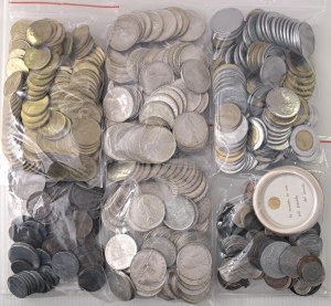 Lots - WORLD COINS Lotto di 552 monete circa: ITALIA Repu...