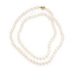 Pearl necklace from the second half of the 20th century