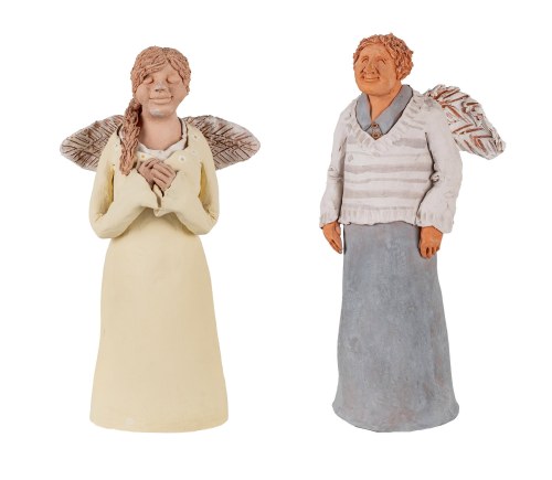 Katarzyna Puchalska, Codzienne anioył w czerwonym płaszczu i w swetrze I (stojące), 2013
