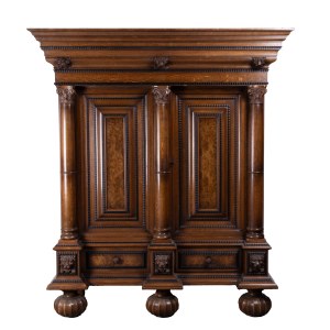 Neo-Baroque-style hallway cabinet