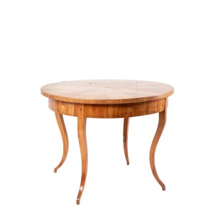 Table with a round top