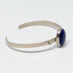 Silver Bangel-Style Bracelet with Lapis Lazuli