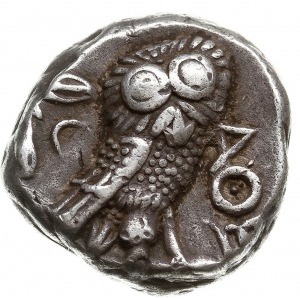tetradrachma ok. 350-300 pne, Aw: Głowa Ateny w hełmie ...