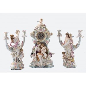 Manufaktura Porcelany A. W. Fr. KRISTER GmbH, Scheibe-Alsbach (zał. 1835), Zegar porcelanowy i dwa lichtarze, z mitologicznymi alegoriami miłości i alegoriami muzycznymi
