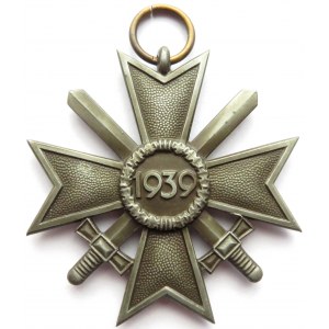 Niemcy, III Rzesza, Krzyż Zasługi Wojennej za rok 1939 z mieczami, z oryginalną wstążką, klasa ????, syg. 18