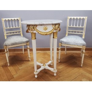 Stolik z dwoma krzesłami w typie Ludwik XVI