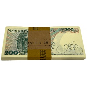 Paczka bankowa 200 złotych 1988 - EM - 100 sztuk
