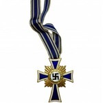 Niemcy, Krzyż Honorowy Niemieckiej Matki - I klasa
