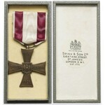 Krzyż Walecznych z legitymacją na marynarza