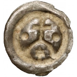Zakon Krzyżacki, Brakteat - Krzyż na łuku pomiędzy kulami (1277-1288)